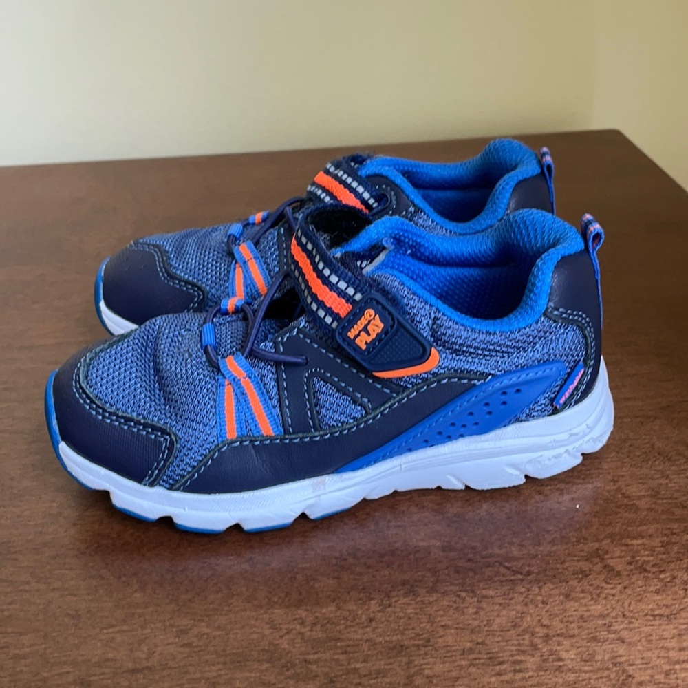 Stride rite size 9.5M gently used shoes.